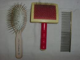 Brushes, combs and rakes.642