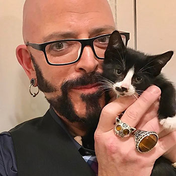 Jackson Galaxy is on Animal Radio®